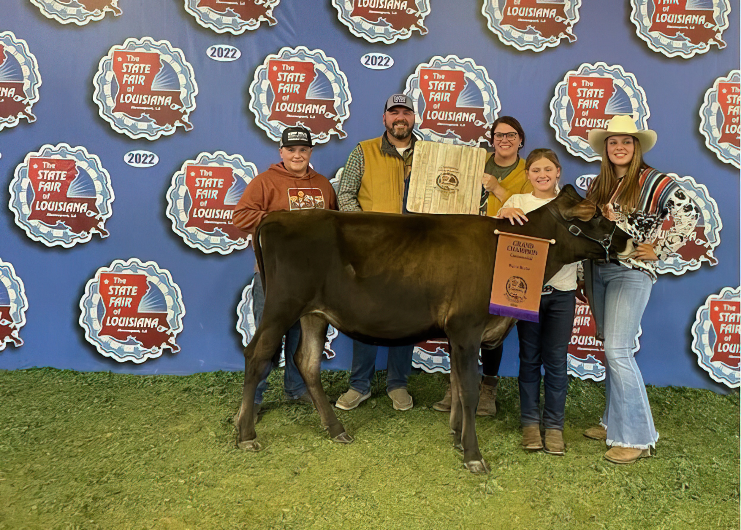 Family Ties: Growing Kids, Animals and Friendships With 4-H Livestock Shows